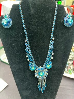 1960’s Vintage exclusive Blue Crystals Statement Necklace and Earring Set